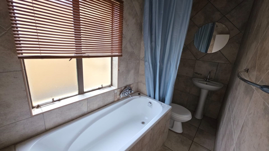 3 Bedroom Property for Sale in Melodie North West